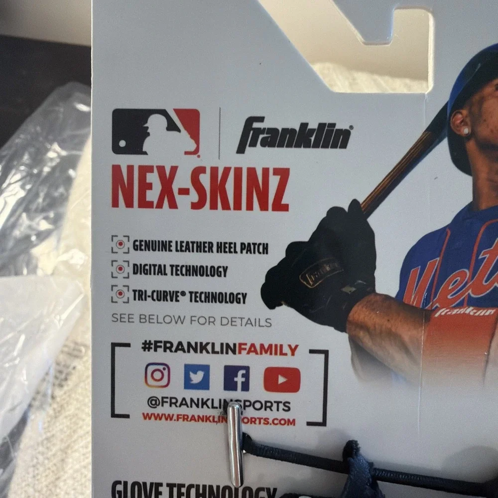 NWT FRANKLIN SPORTS YOUTH NEX-SKINZ BATTING GLOVES SIZE: YOUTH S - BLACK